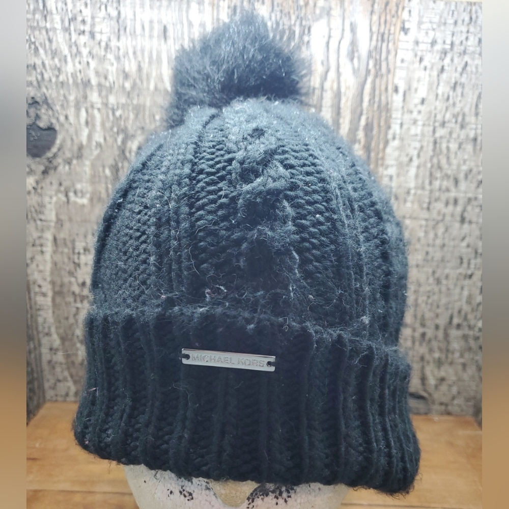 Michael Kors Womens Cable Knit Beanie Hat Black One Size Winter Ski Cap With Pom